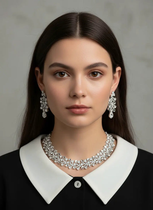 Nacklace With 2 Ear Rings And 1 Bindiya