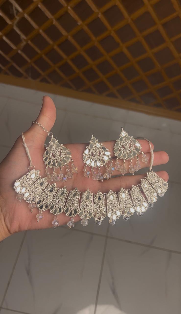 Necklace with EarRings And Bindi